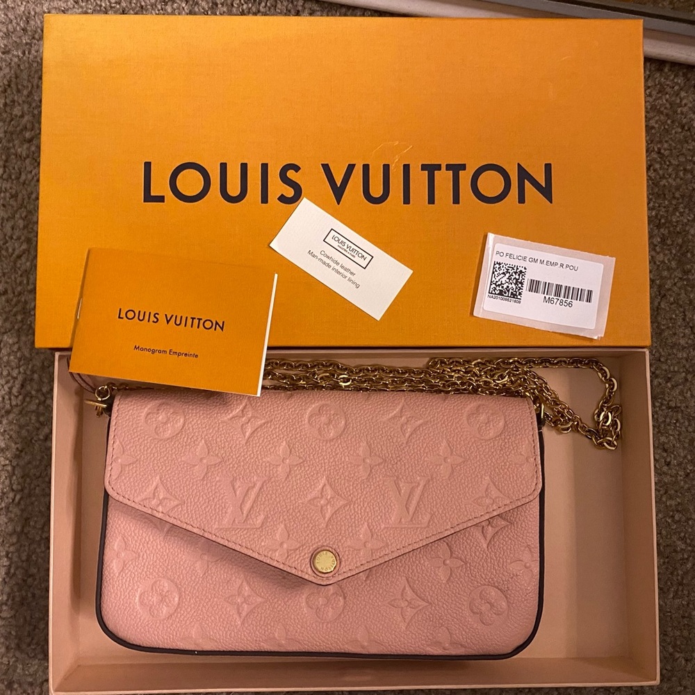 Louis Vuitton
Felicie Pochette Empreinte Leather
no longer have box or dust bag